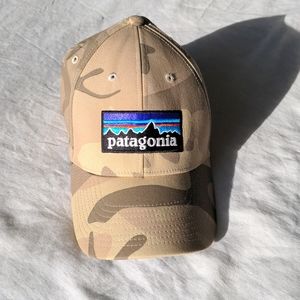 NWOT Unisex Patagonia Camo Hat, size Small